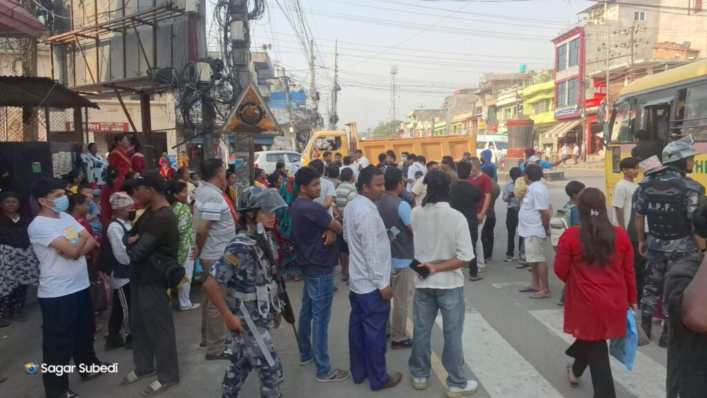 सुकुम्बासीलाई हटाउन थालेको बिरोधमा तुलसीपुरमा पर्दशन भएको हो । 